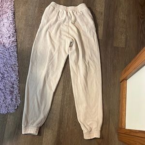 So lounge sweatpants